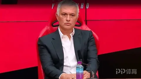 “唐斯23分7板4助虽奋力，但东部榜首仍以36分优势击败尼克斯，精准锁定对手软肋！”