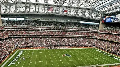 王曼昱、王艺迪乒乓球女单八强晋级轻松自如